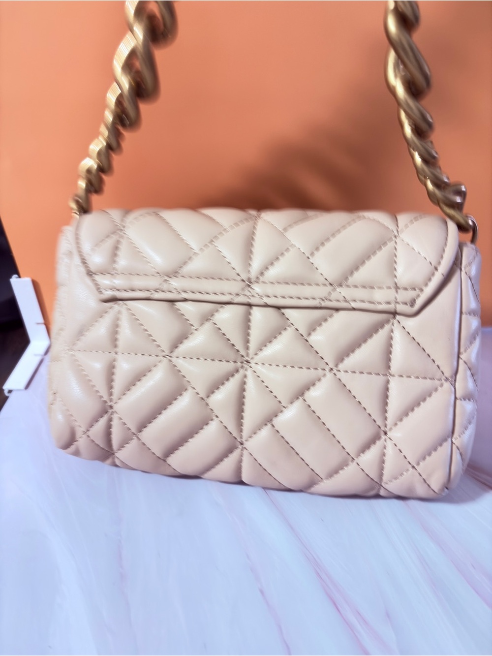 Quilted Shoulder Bag with Gold Chain - Beige - Picture 4 of 6